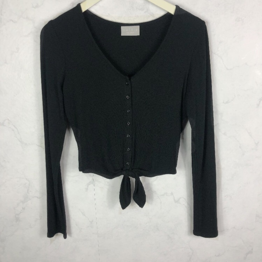 [Nollie] Black Button Down Crop Top